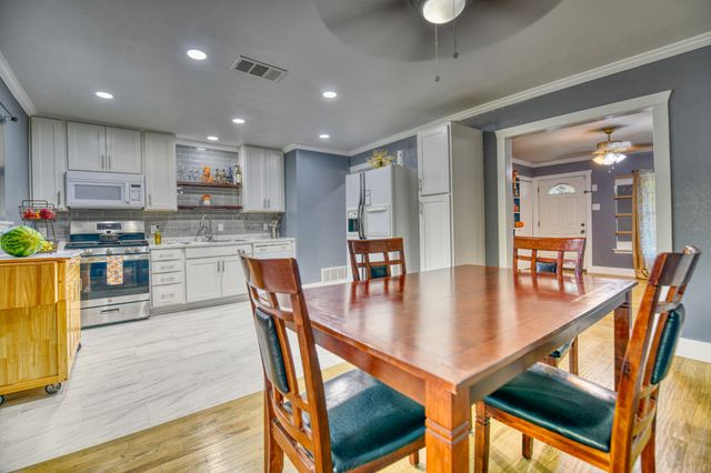 3214 Parker Street, Irving, TX 75062