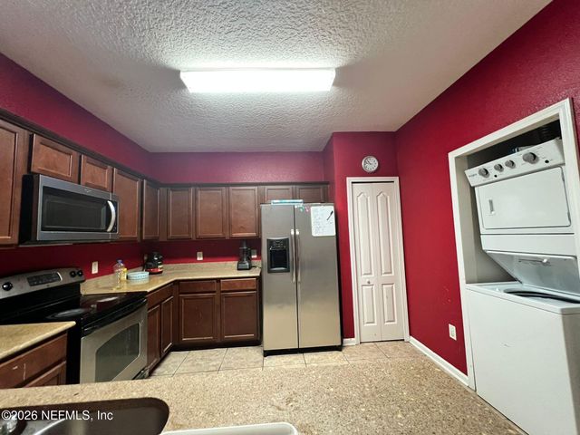 4908 KEY LIME Drive 207, Jacksonville, FL 32256