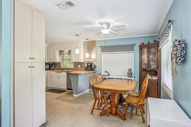 5910 Duchess Rd, Pensacola, FL 32503