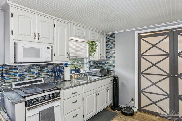 5910 Duchess Rd, Pensacola, FL 32503