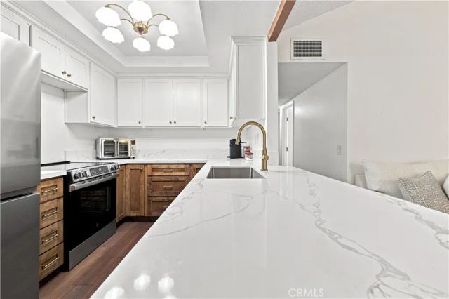 22 Country Mile, Pomona, CA 91766