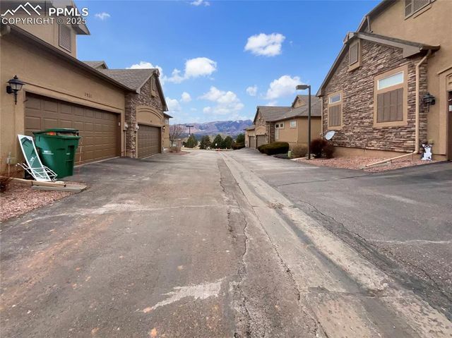 1931 London Carriage Grove, Colorado Springs, CO 80920