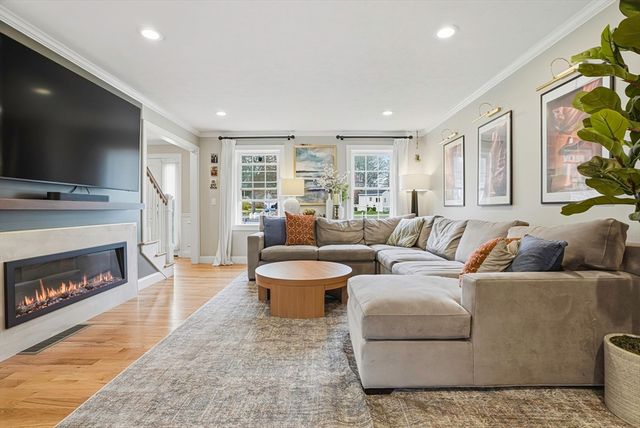 87 Wood Street, Hopkinton, MA 01748