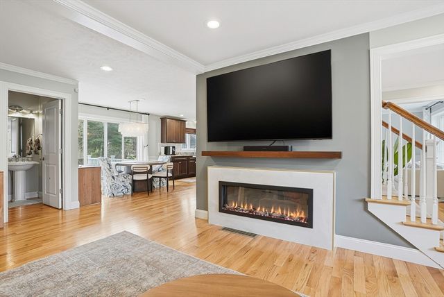 87 Wood Street, Hopkinton, MA 01748