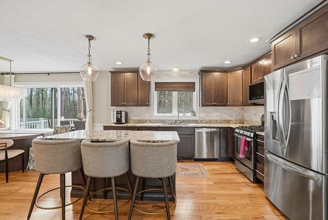 87 Wood Street, Hopkinton, MA 01748