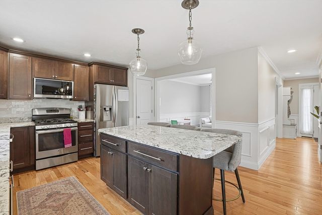 87 Wood Street, Hopkinton, MA 01748