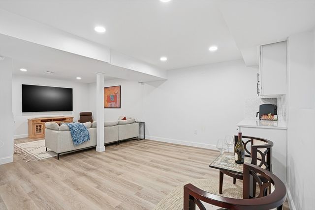 87 Wood Street, Hopkinton, MA 01748