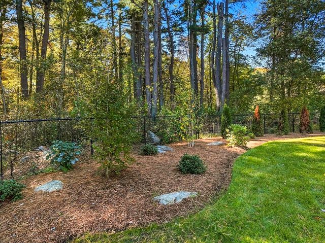 87 Wood Street, Hopkinton, MA 01748