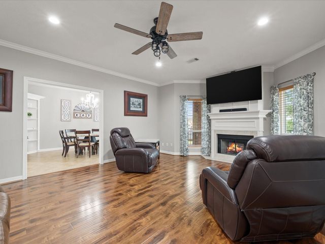 2906 Penninsula Point, Montgomery, TX 77356