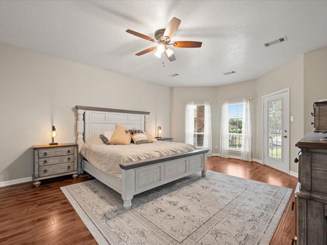 2906 Penninsula Point, Montgomery, TX 77356