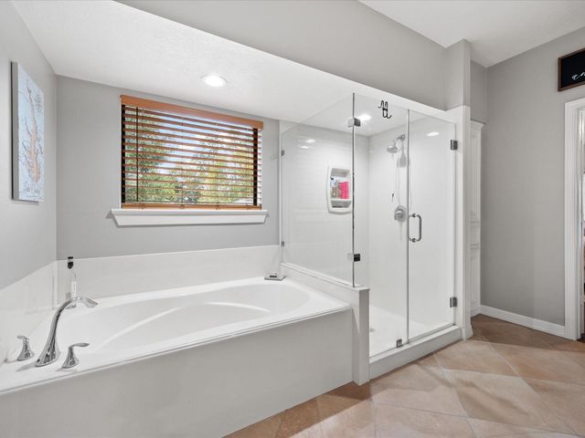 2906 Penninsula Point, Montgomery, TX 77356