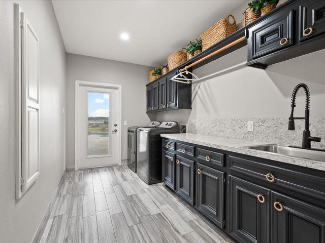 2906 Penninsula Point, Montgomery, TX 77356