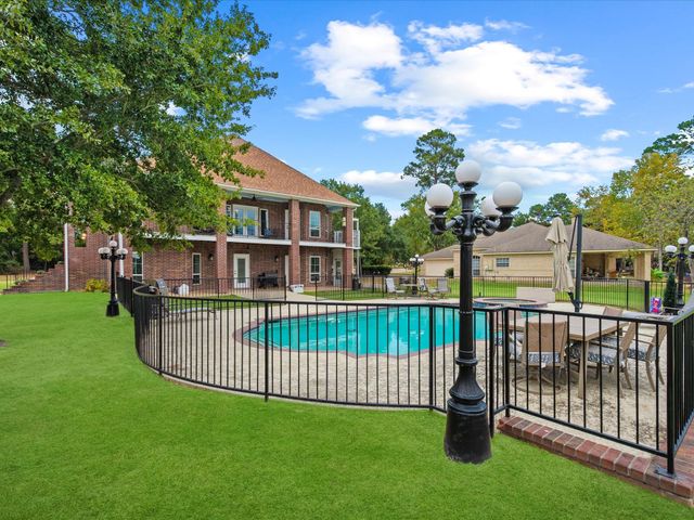 2906 Penninsula Point, Montgomery, TX 77356