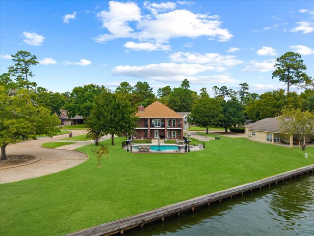 2906 Penninsula Point, Montgomery, TX 77356