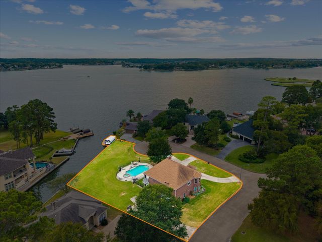 2906 Penninsula Point, Montgomery, TX 77356