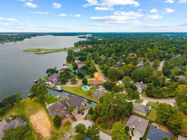 2906 Penninsula Point, Montgomery, TX 77356