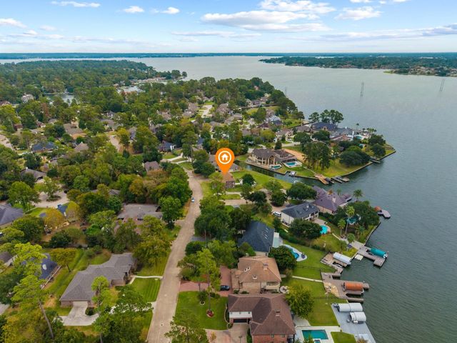 2906 Penninsula Point, Montgomery, TX 77356