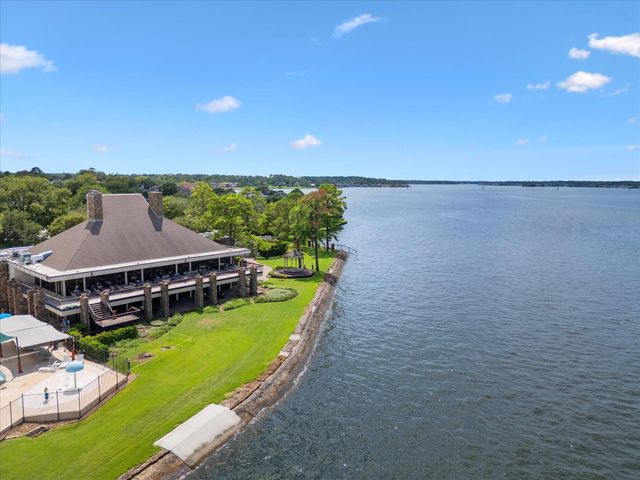 2906 Penninsula Point, Montgomery, TX 77356