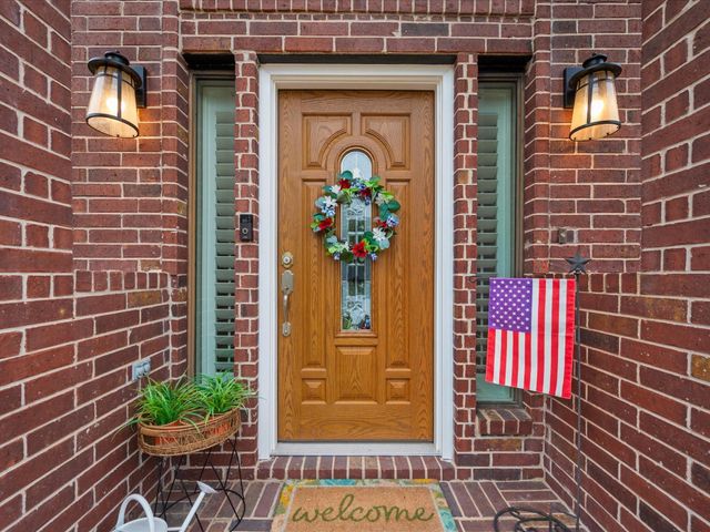 2906 Penninsula Point, Montgomery, TX 77356