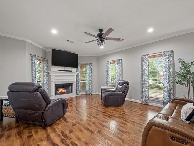 2906 Penninsula Point, Montgomery, TX 77356