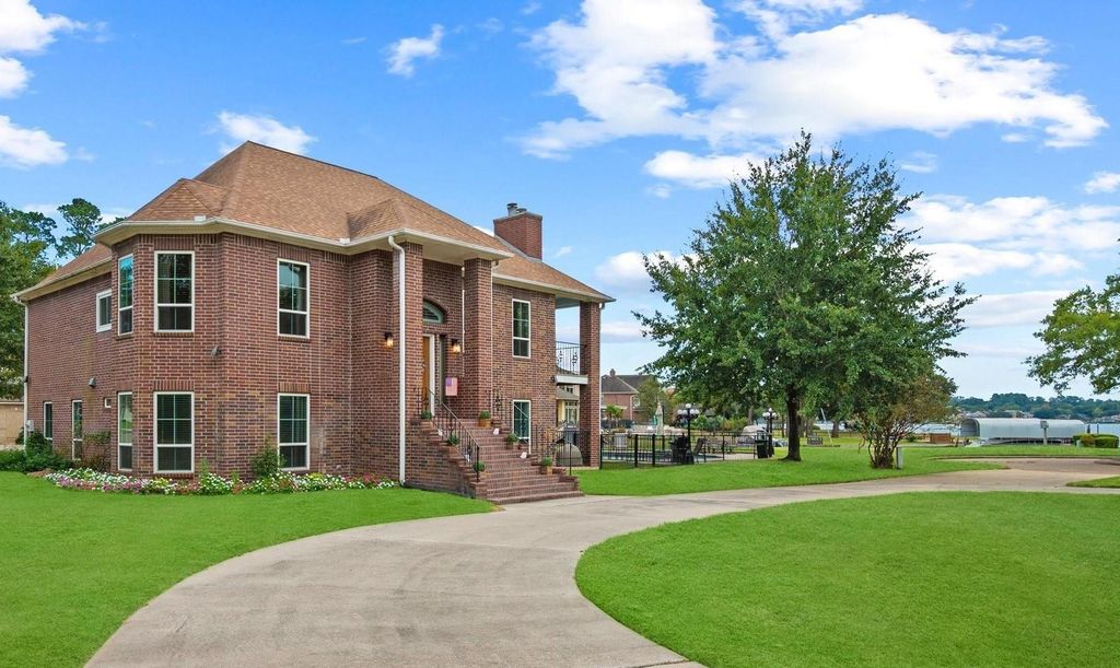 2906 Penninsula Point, Montgomery, TX 77356