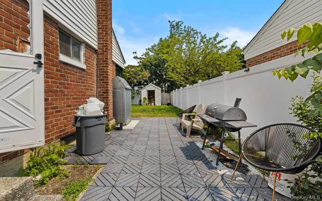 69 W 22nd Street, Huntington Station, NY 11746