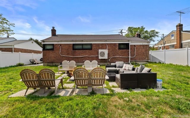 69 W 22nd Street, Huntington Station, NY 11746