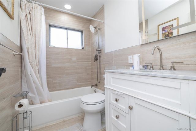 69 W 22nd Street, Huntington Station, NY 11746