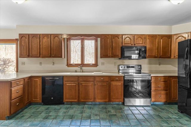 76 Red Tail Lane, Charlotte, VT 05445