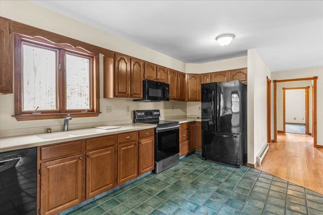 76 Red Tail Lane, Charlotte, VT 05445