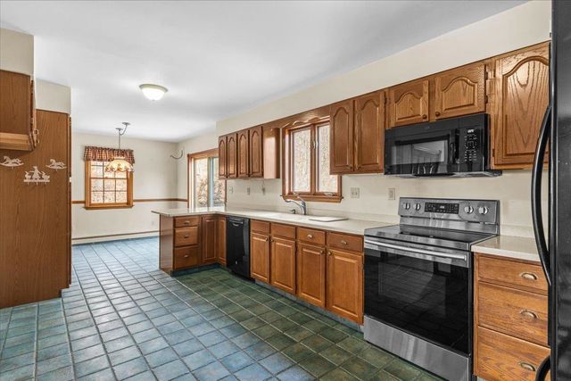 76 Red Tail Lane, Charlotte, VT 05445
