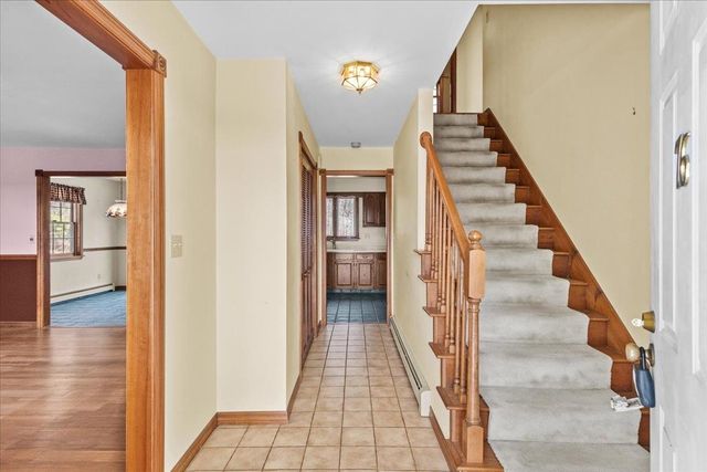 76 Red Tail Lane, Charlotte, VT 05445