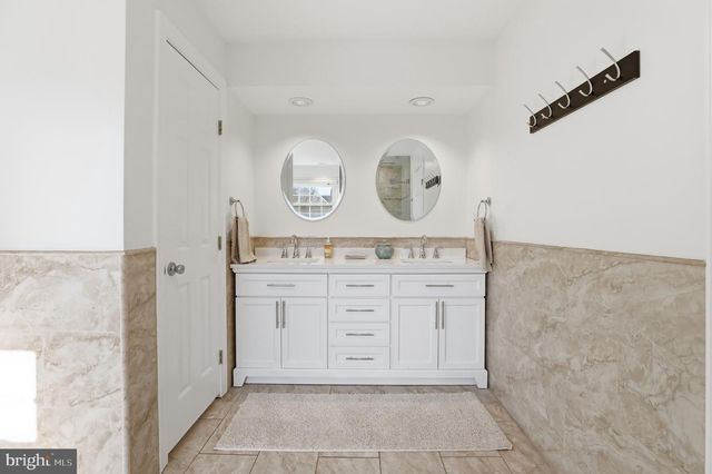 13222 MAPLECREST DR, Potomac, MD 20854