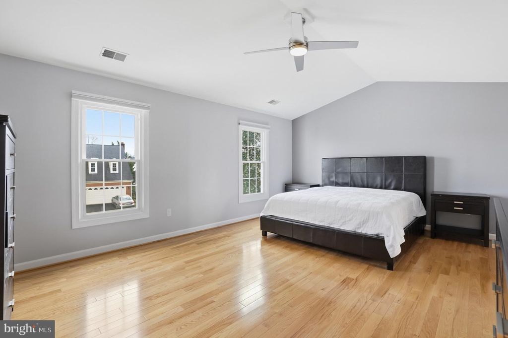 Image 24 of property listing at 13222 MAPLECREST DR, Potomac, MD 20854