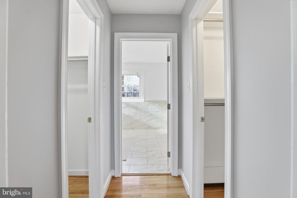 Image 25 of property listing at 13222 MAPLECREST DR, Potomac, MD 20854