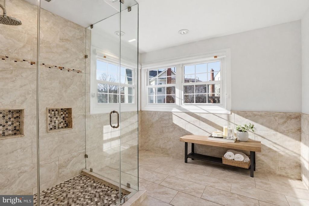 Image 28 of property listing at 13222 MAPLECREST DR, Potomac, MD 20854