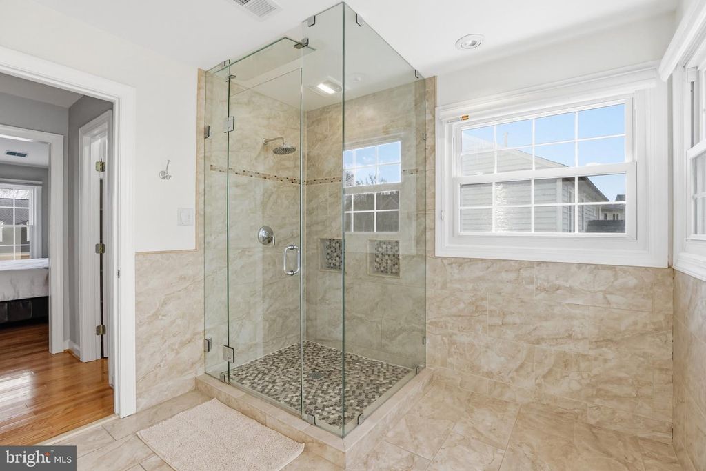 Image 29 of property listing at 13222 MAPLECREST DR, Potomac, MD 20854