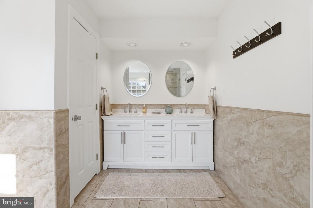 Image 32 of property listing at 13222 MAPLECREST DR, Potomac, MD 20854