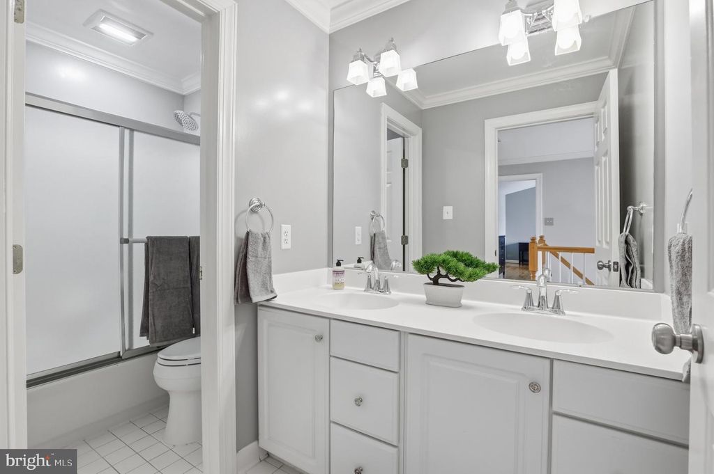 Image 37 of property listing at 13222 MAPLECREST DR, Potomac, MD 20854