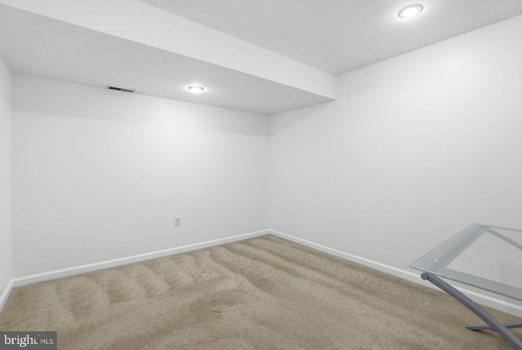 Image 47 of property listing at 13222 MAPLECREST DR, Potomac, MD 20854