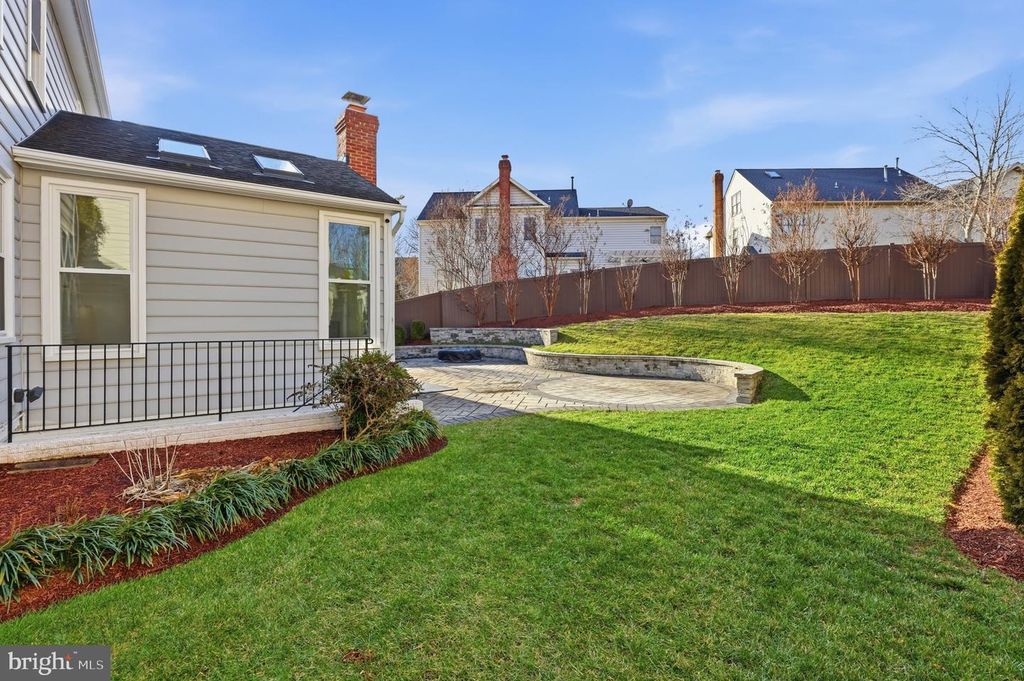 Image 58 of property listing at 13222 MAPLECREST DR, Potomac, MD 20854