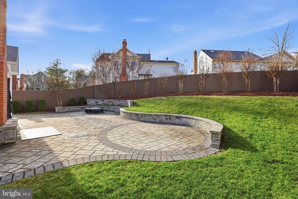 Image 59 of property listing at 13222 MAPLECREST DR, Potomac, MD 20854