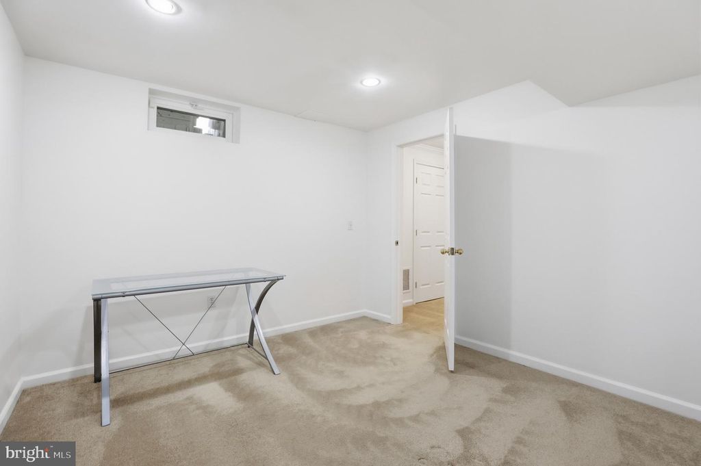 Image 61 of property listing at 13222 MAPLECREST DR, Potomac, MD 20854