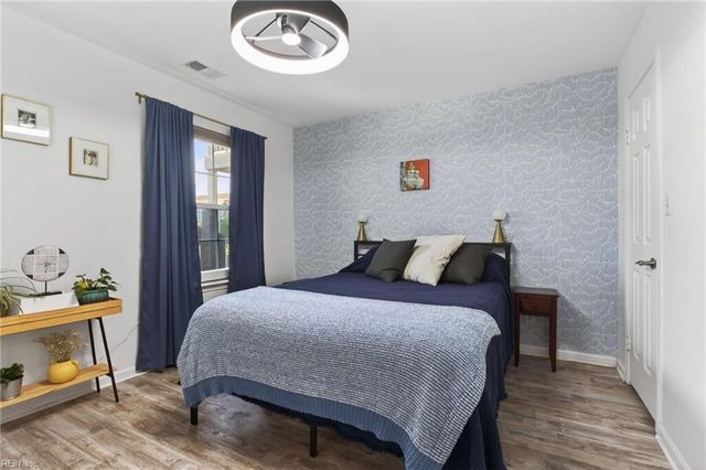 5168 Walkers Grant LN, Virginia Beach, VA 23455