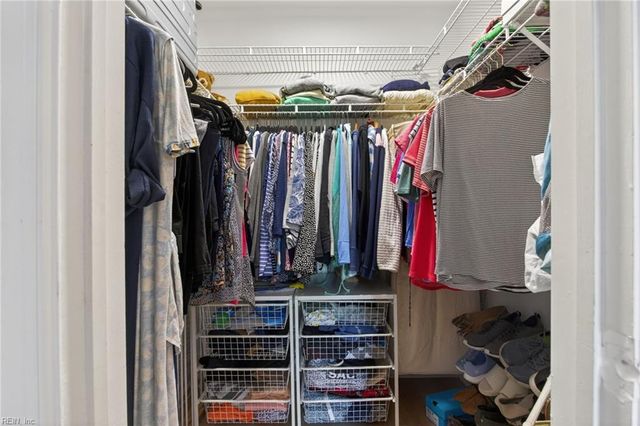 5168 Walkers Grant LN, Virginia Beach, VA 23455