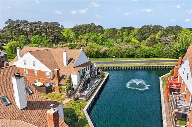 5168 Walkers Grant LN, Virginia Beach, VA 23455