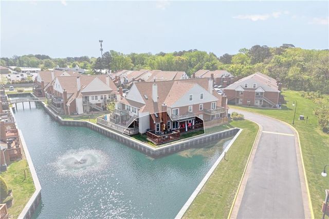 5168 Walkers Grant LN, Virginia Beach, VA 23455