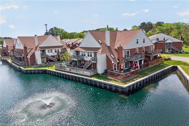 5168 Walkers Grant LN, Virginia Beach, VA 23455