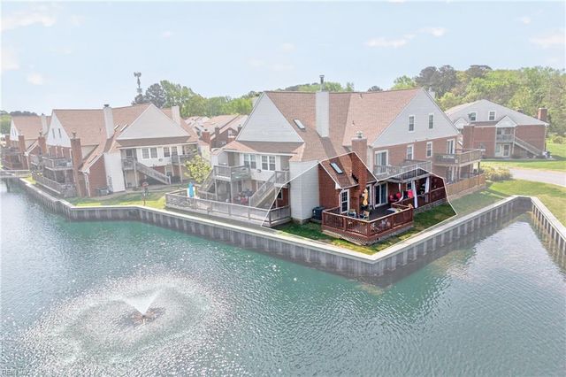 5168 Walkers Grant LN, Virginia Beach, VA 23455