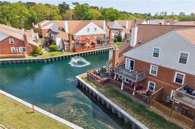 5168 Walkers Grant LN, Virginia Beach, VA 23455